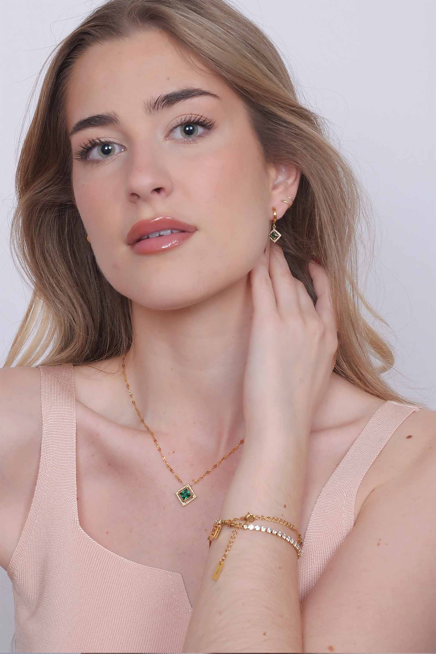 LUNÁ EMERALD EARRINGS