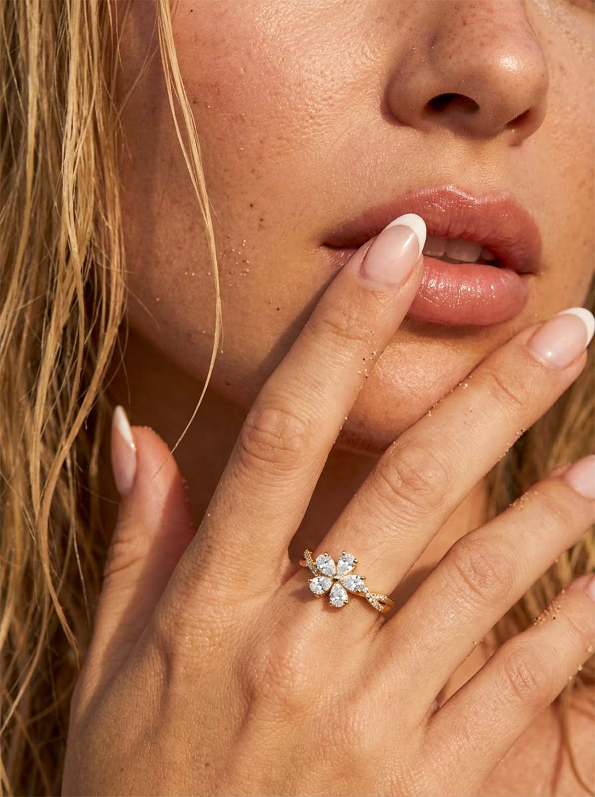 FLEUR RING